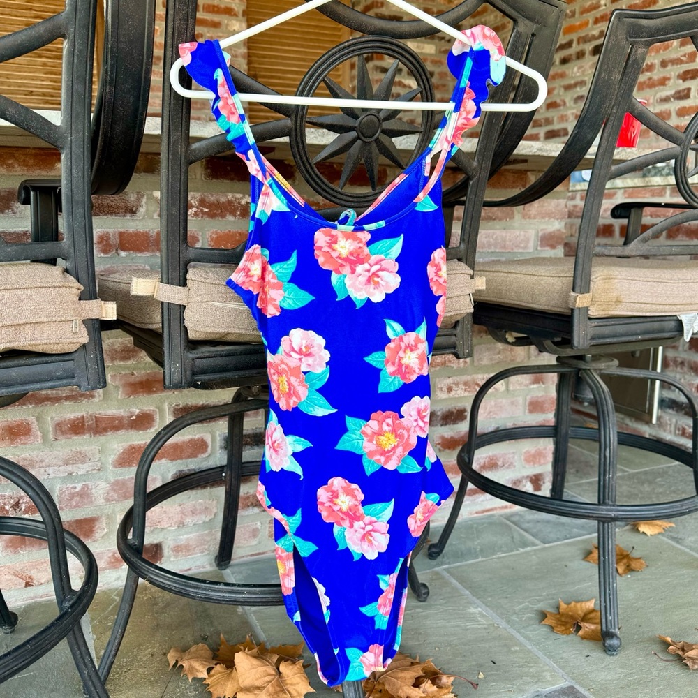 NWOT Blue floral swimsuit